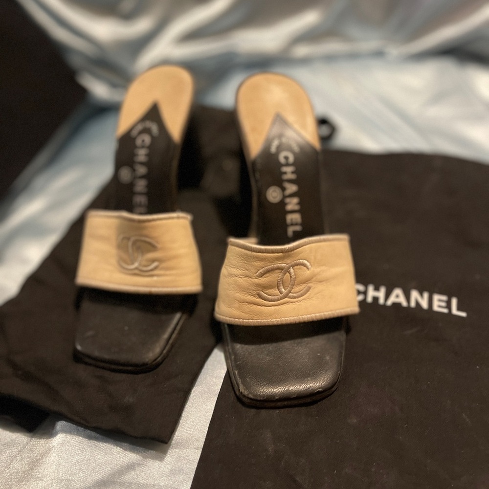 Chanel Women's Cream Mules - Picture 7 of 9